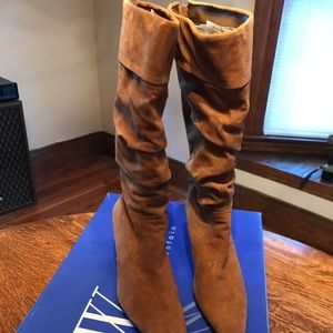 White Mountain 3.5” heel boots, size 7M with box